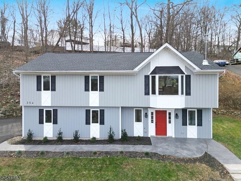 1st image of 354 Lakeside Blvd