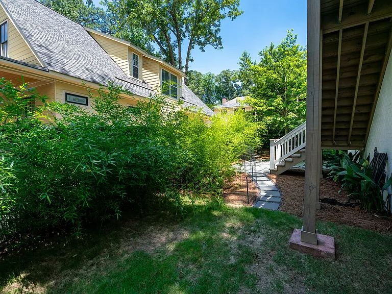 4 E Dr NE — Photo 15