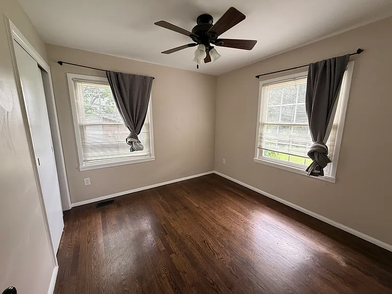 1304 E 11th Ave — Photo 15