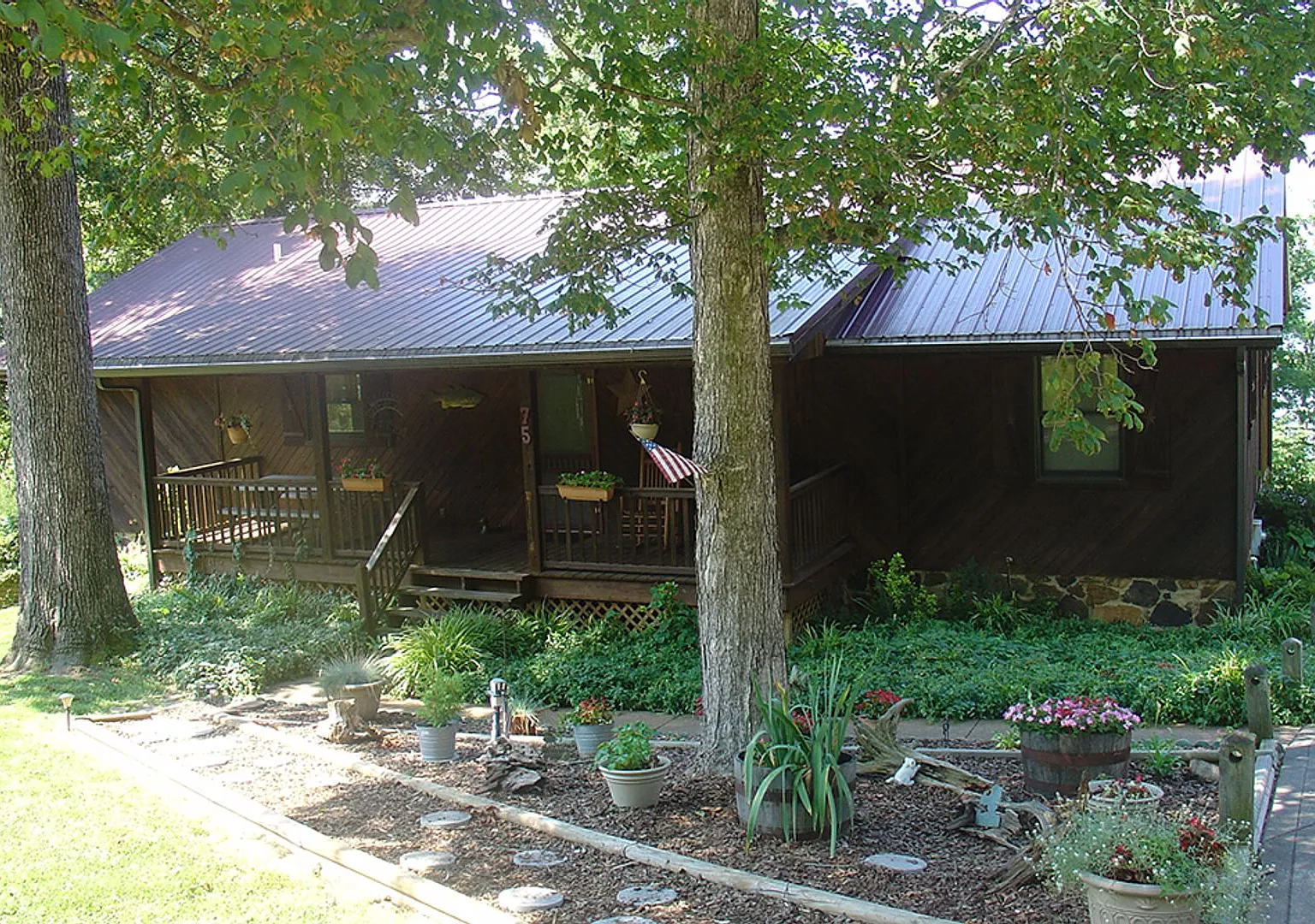 Monthly Waterfront Cabin with Slip — Photo 3