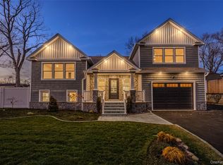 5 Poplar Drive, Smithtown, NY 11787