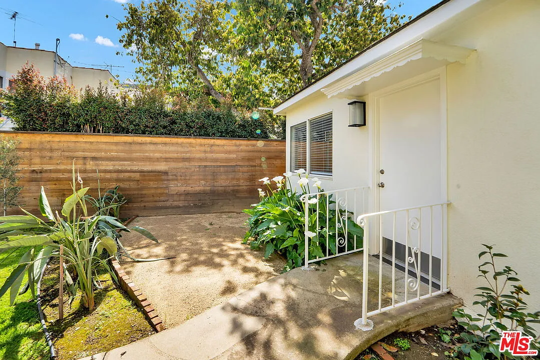 1 bed, 1.0 bath, 800 sqft, $3,500 — Photo 3