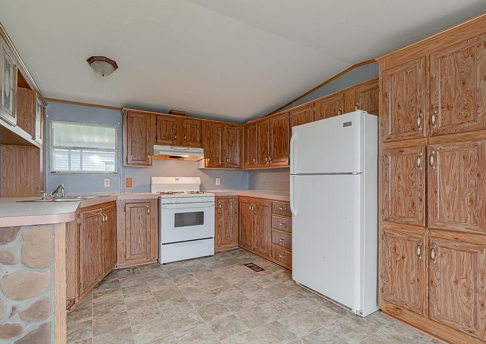 1st image of 1931 Bluffstone Ct