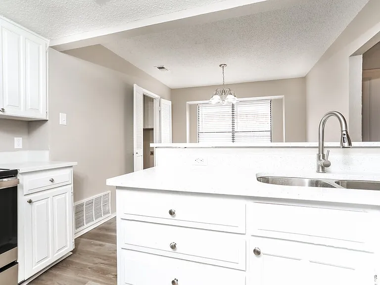 7456 Cross Ridge Cir — Photo 8