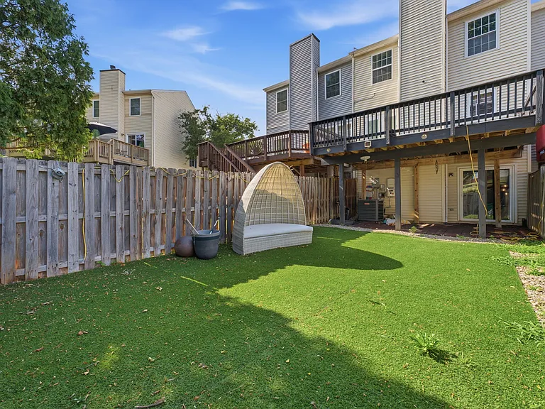 10703 Campus Way S — Photo 32