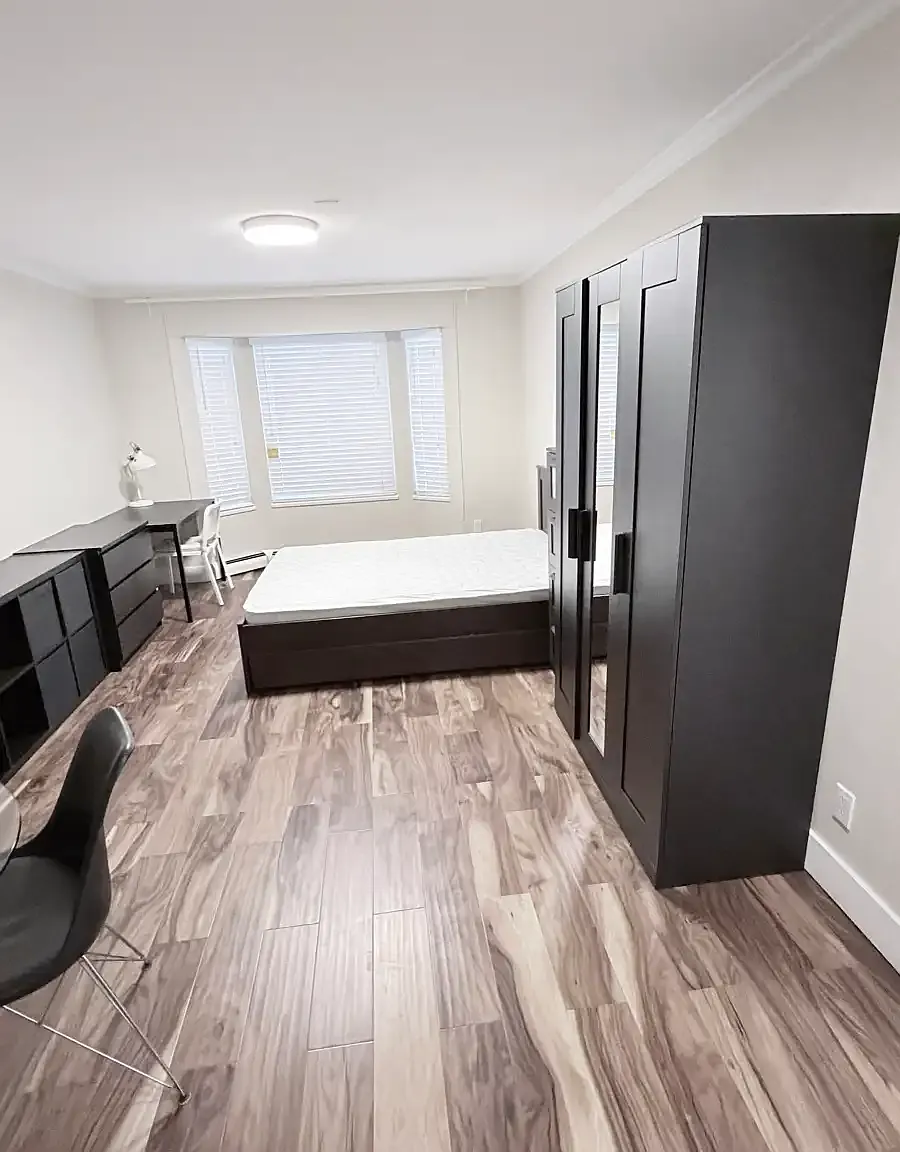 2 bed, 700 sqft, $2,500 — Photo 2