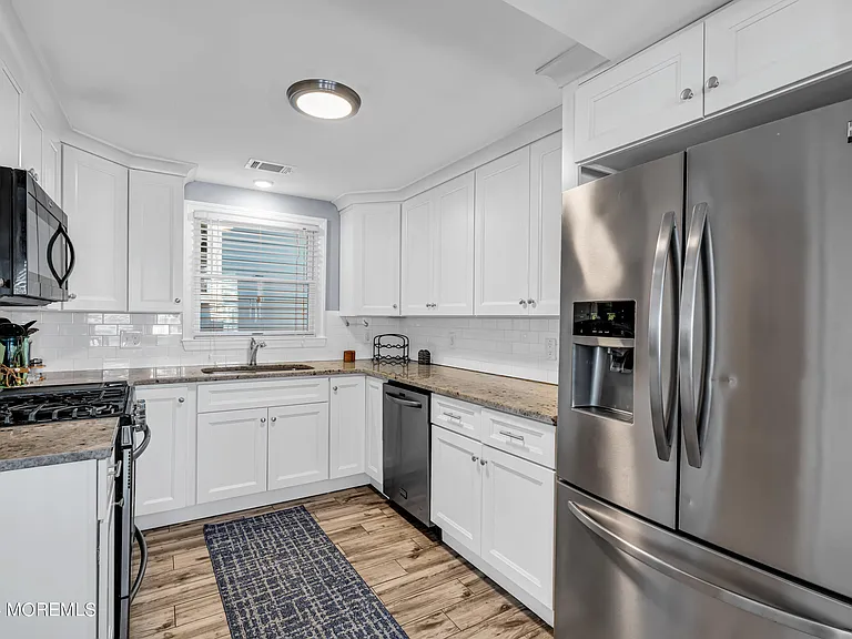 10 Pershing Ave #FRONT — Photo 5