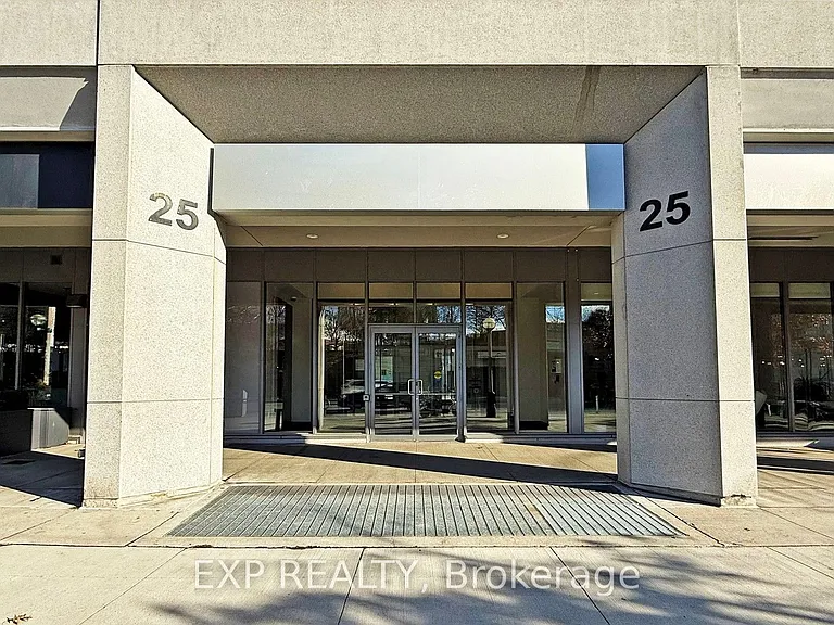 25 Lower Simcoe St #1106 — Photo 3