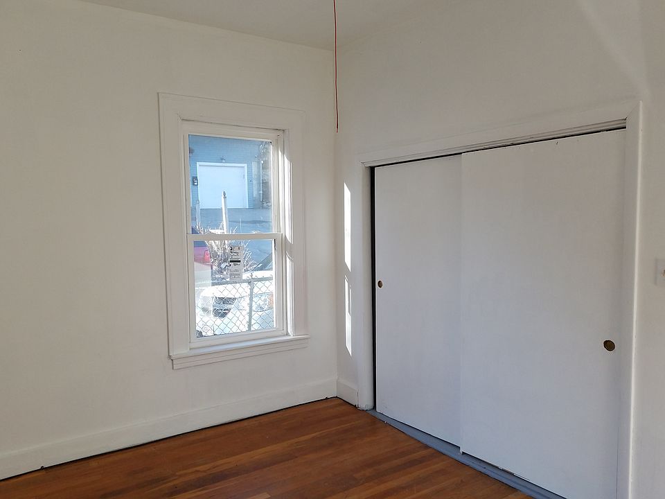 Building Photo 3