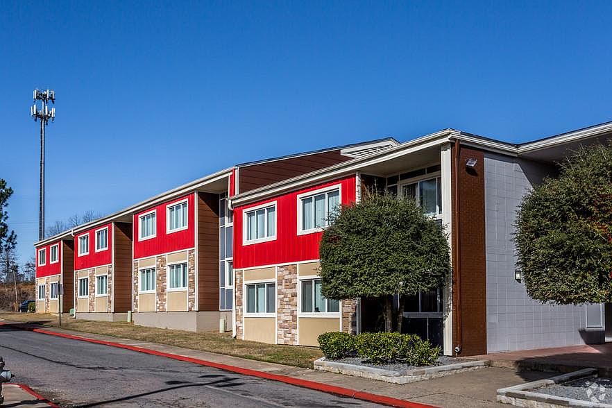 2nd image of 5001 W 65th St #85871637e