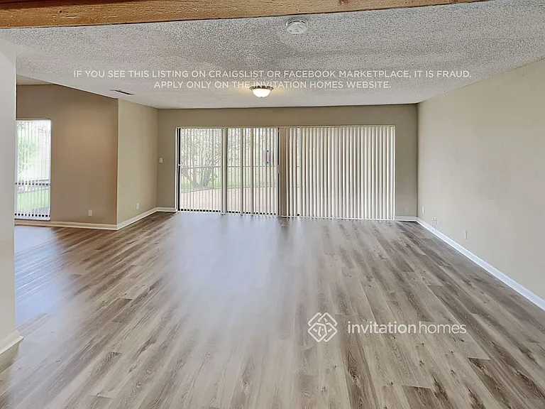 8041 Buttonwood Cir — Photo 4