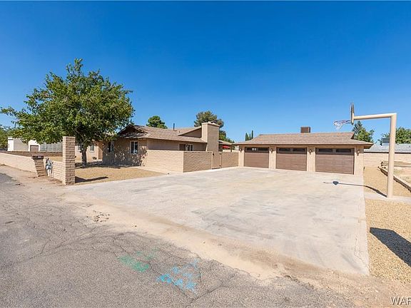 4th image of 3660 N Burbank St