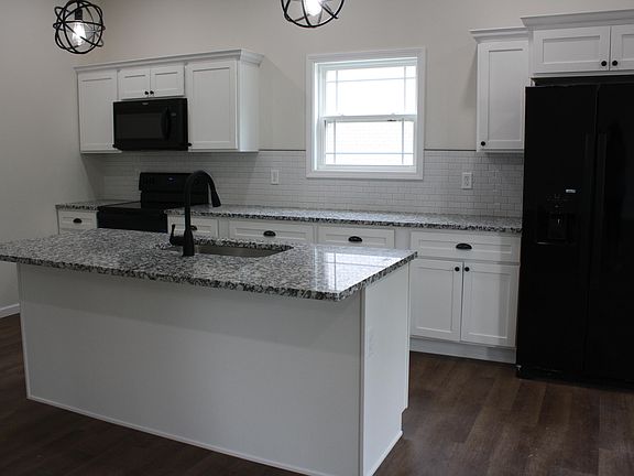 5th image of 107 Clara Dr