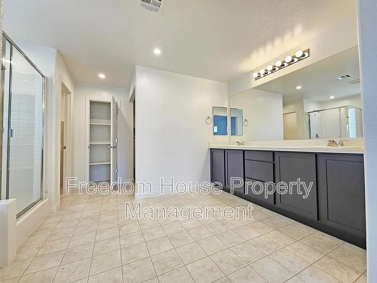 3821 E Weld Ave — Photo 29