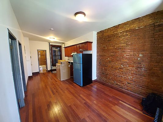 4th image of 144 W 109th St APT 1R