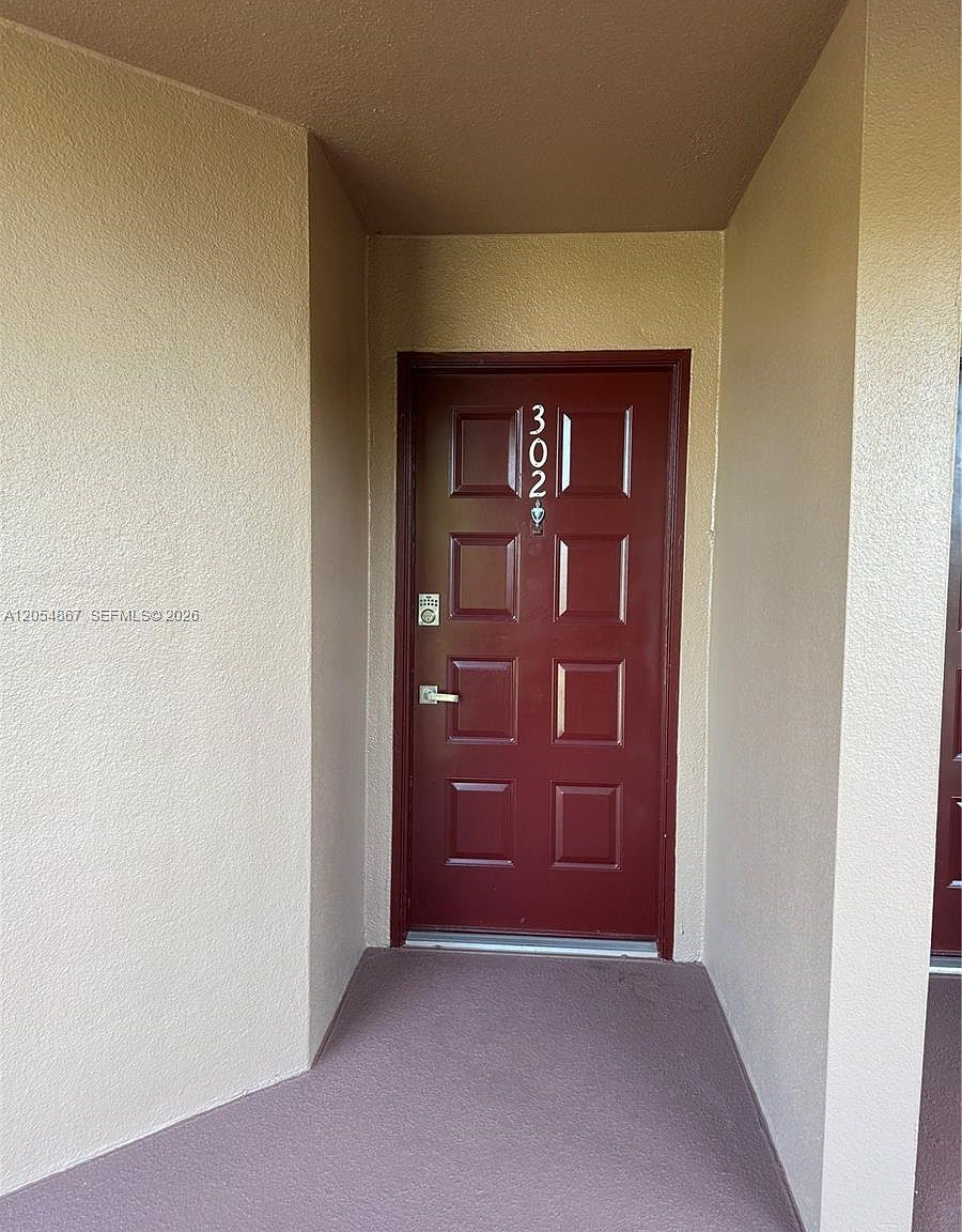 500 SW 130th Ter APT 302A