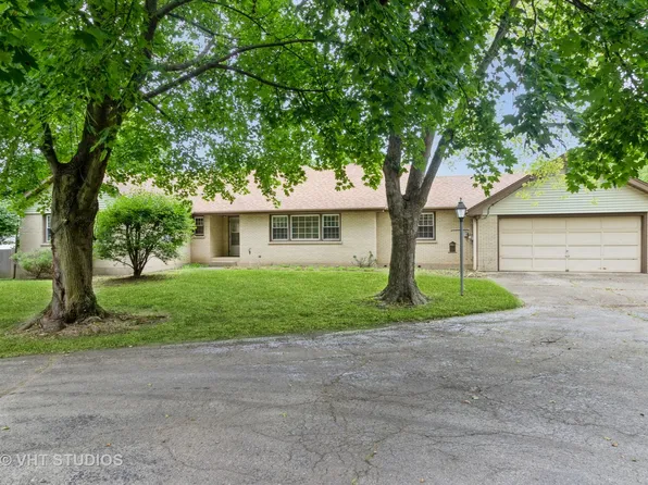 16212 W Gages Lake Rd, Libertyville, IL 60048
