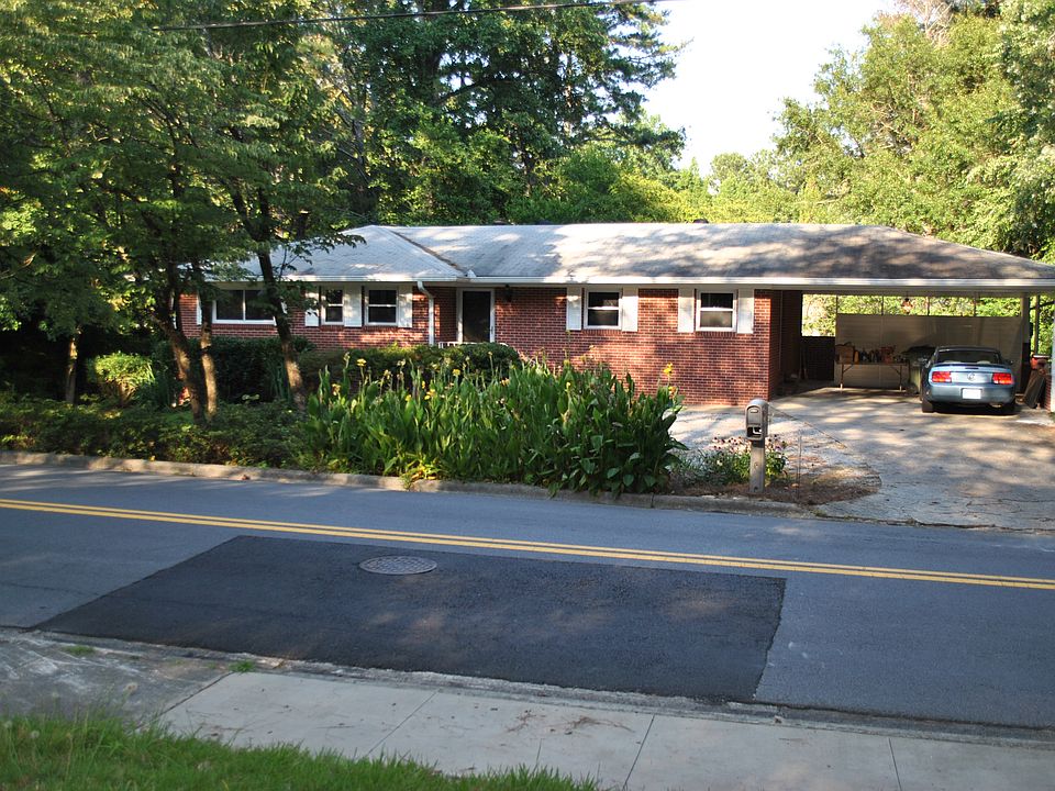 404 Oak Avenue