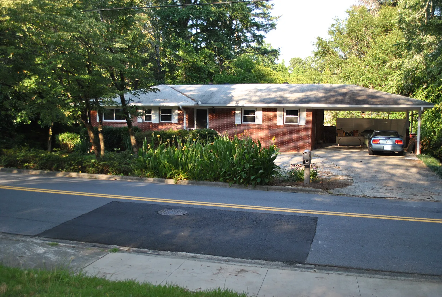 404 Oak Ave photo 1