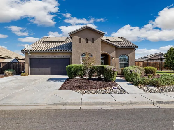 9512 Red Pine Dr, Shafter, CA 93263