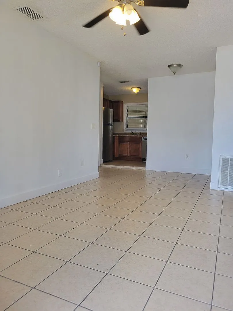 1800 3rd Ct SE — Photo 2
