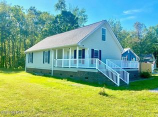 3822 Waccamaw Shores Rd, Lake Waccamaw, NC 28450