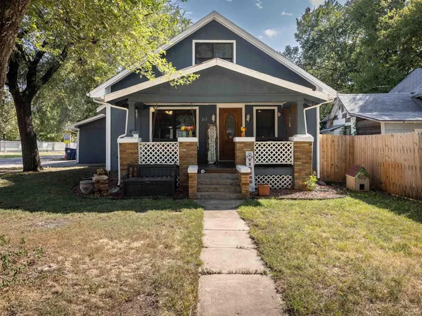 217 E Main St, Meriden, KS 66512