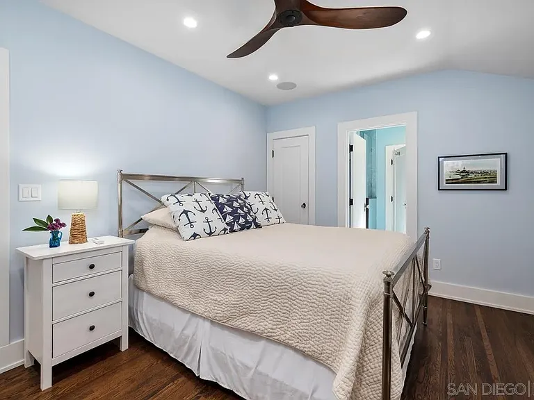 532 Marina Ave — Photo 25
