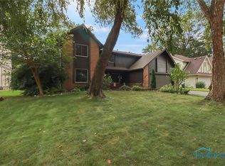 2450 Willesden Green Rd, Toledo, OH 43617