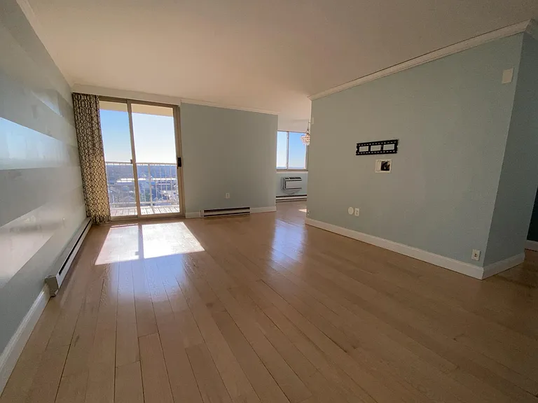 1000 River Rd #9G — Photo 5