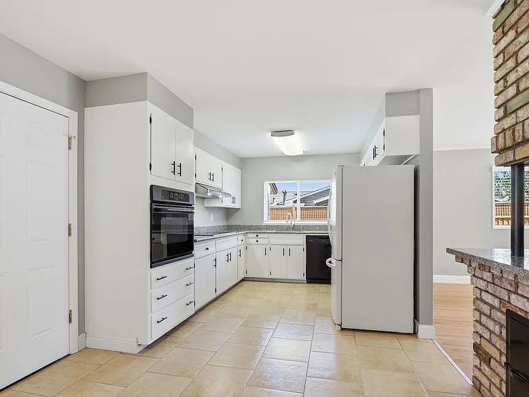 1498 S Mary Ave — Photo 13