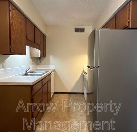 2nd image of 515 S 2nd St Unit 7