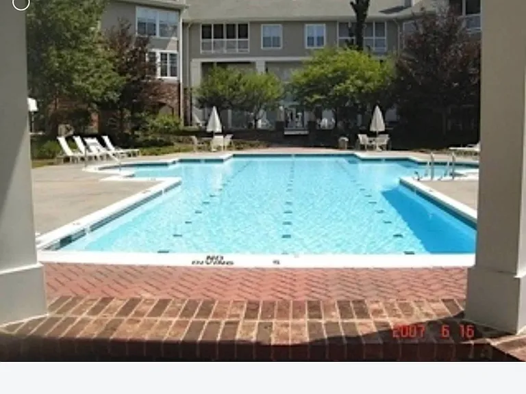 608 Squire Ln #H — Photo 10