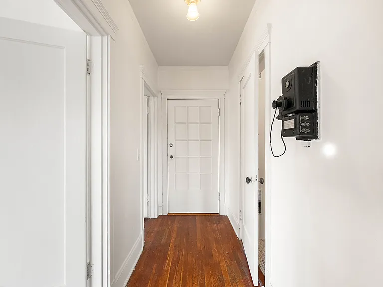 Historic Paramount Apartments — Photo 14