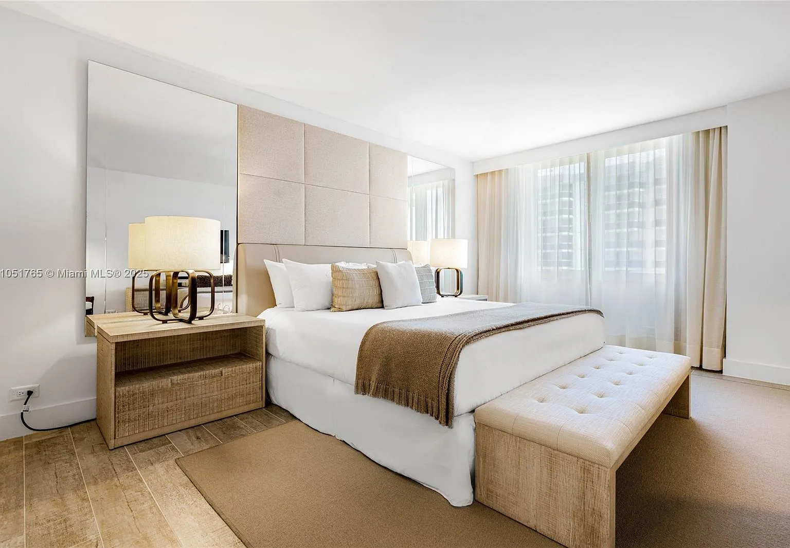 2399 Collins Avenue — Photo 4