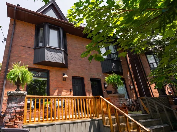 21 Bertmount Ave, Toronto, ON M4M 2X8