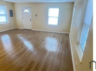 8052 S Kingston Ave #3, Chicago, IL 60617