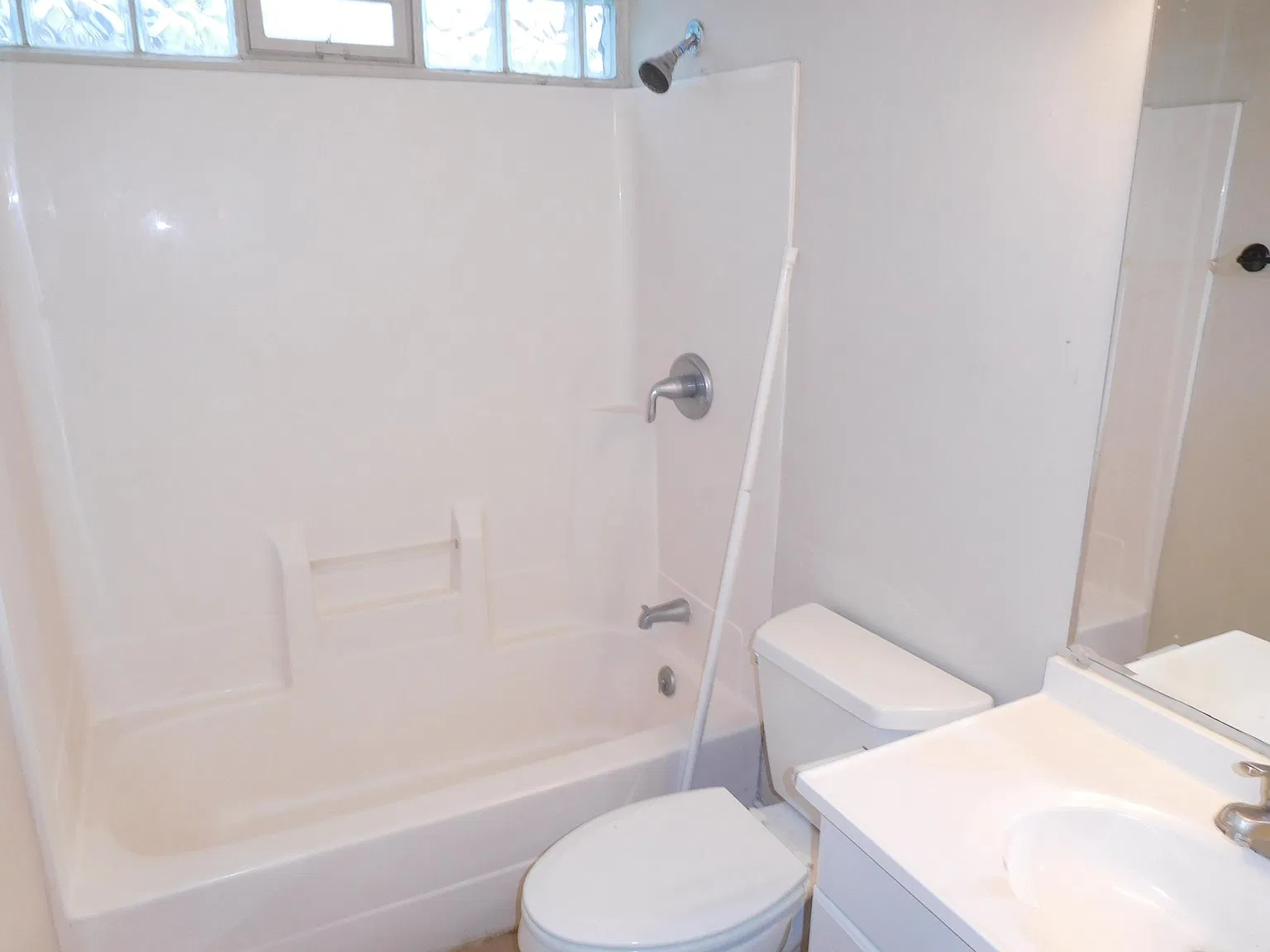 2 bed, 1008 sqft, $1,000 — Photo 3