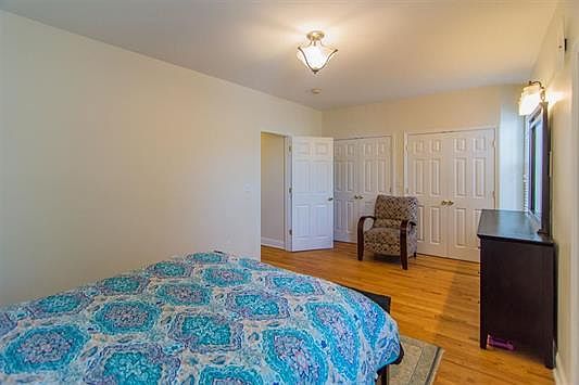 3rd image of 3275 Kennedy Blvd #1
