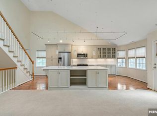 601 Fairfax Dr, Ramsey, NJ 07446
