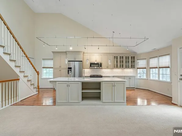 601 Fairfax Dr, Ramsey, NJ 07446