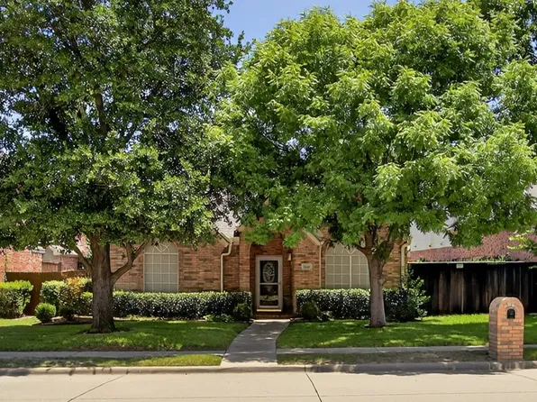 9208 Blue Water Dr, Plano, TX 75025