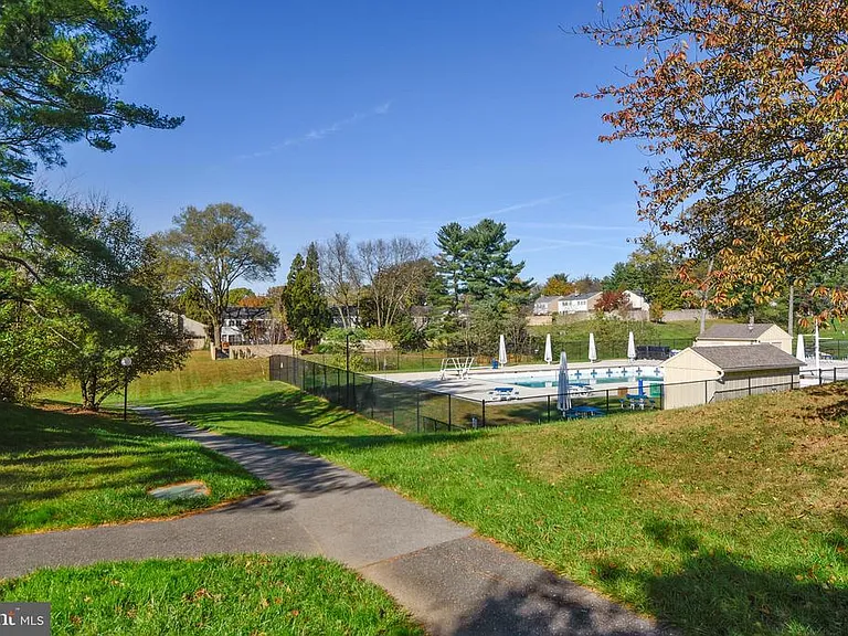 18722 Walkers Choice Rd #4 — Photo 41