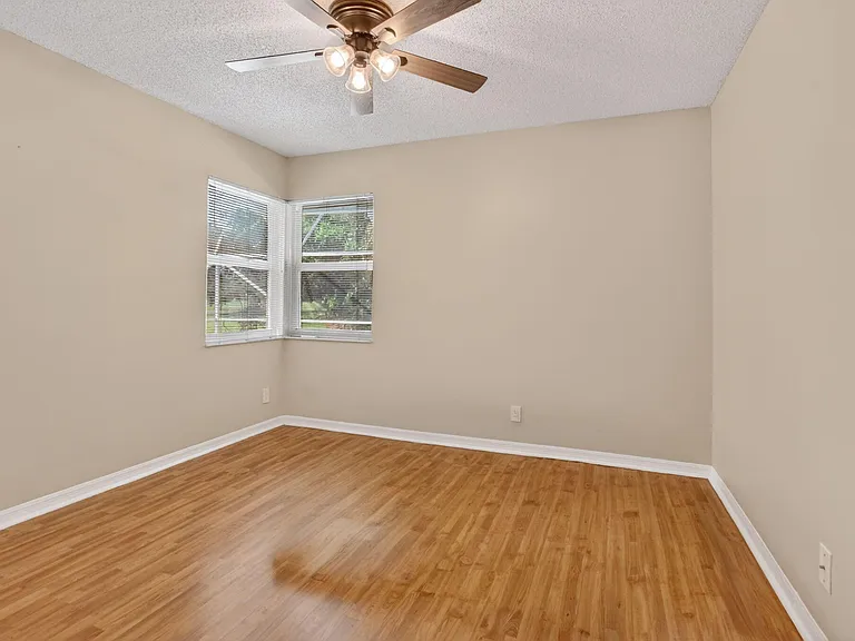 10065 Camelback Ln — Photo 30