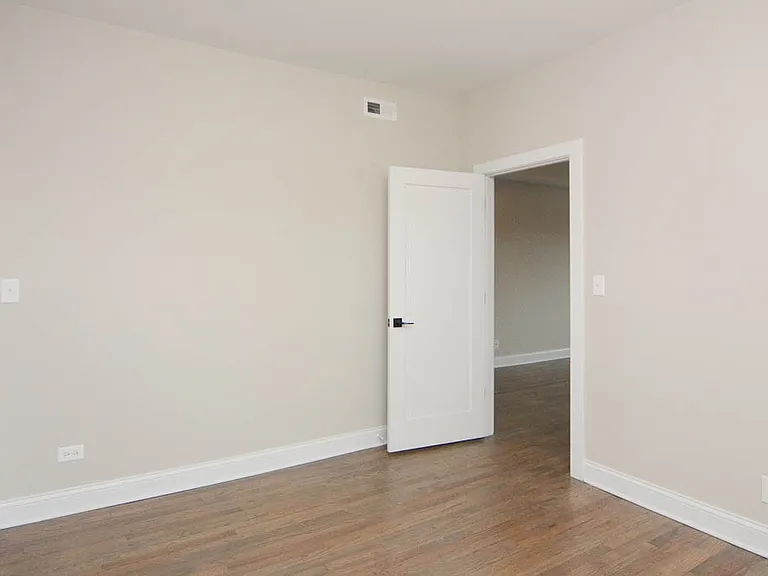 3407 W Fullerton Ave #D4 — Photo 15