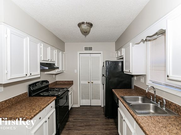 5th image of 6040 Scarlet Leaf Dr