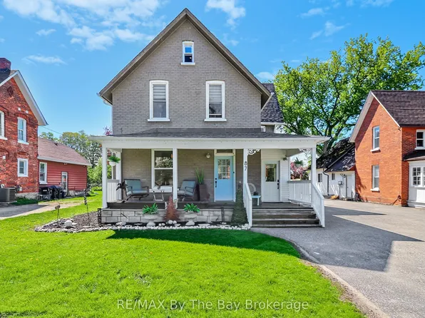 87 Queen St W, Springwater, ON L0L 1P0