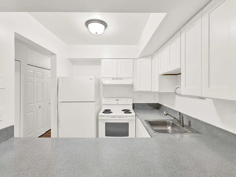 Riverside Townhomes — Photo 33