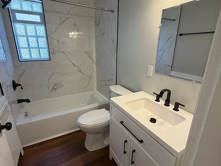 1219 Franklin Ave #A — Photo 10