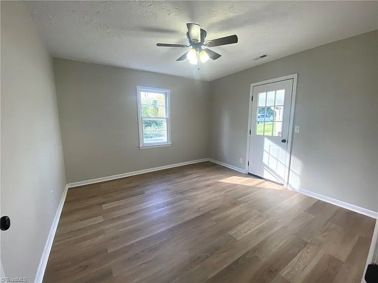 291 Green Acres Myers St — Photo 8